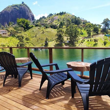 Ecolodge Bahia Del Penon Guatape Exterior photo