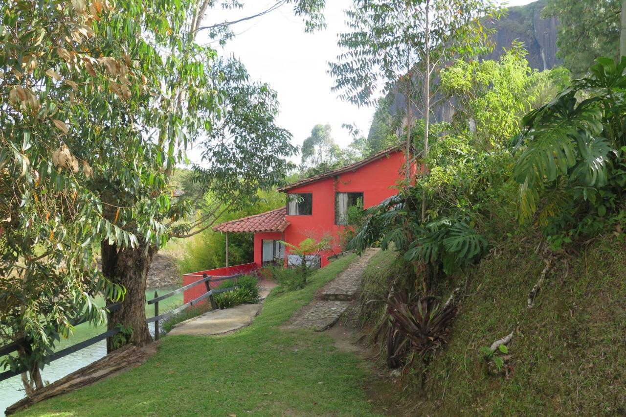 Ecolodge Bahia Del Penon Guatape Exterior photo
