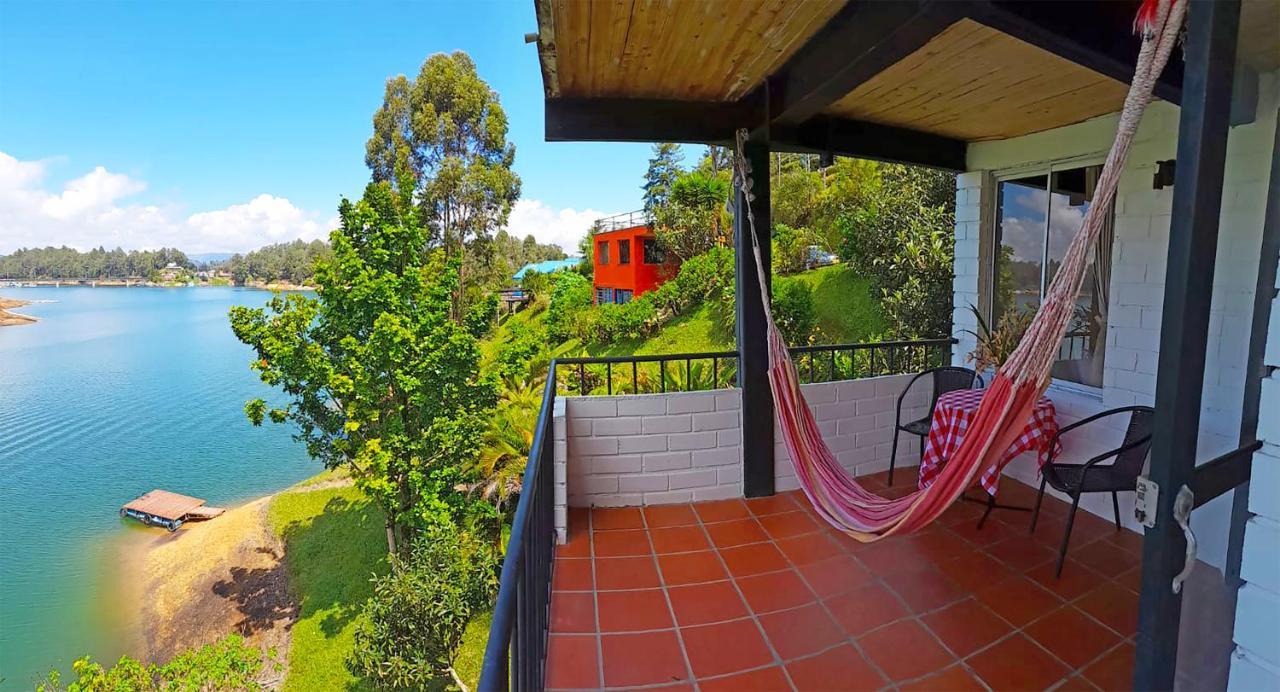 Ecolodge Bahia Del Penon Guatape Exterior photo