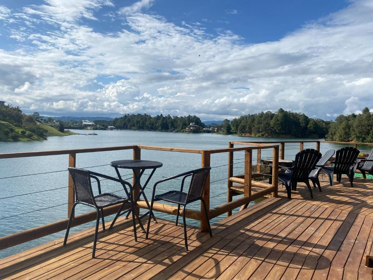 Ecolodge Bahia Del Penon Guatape Exterior photo