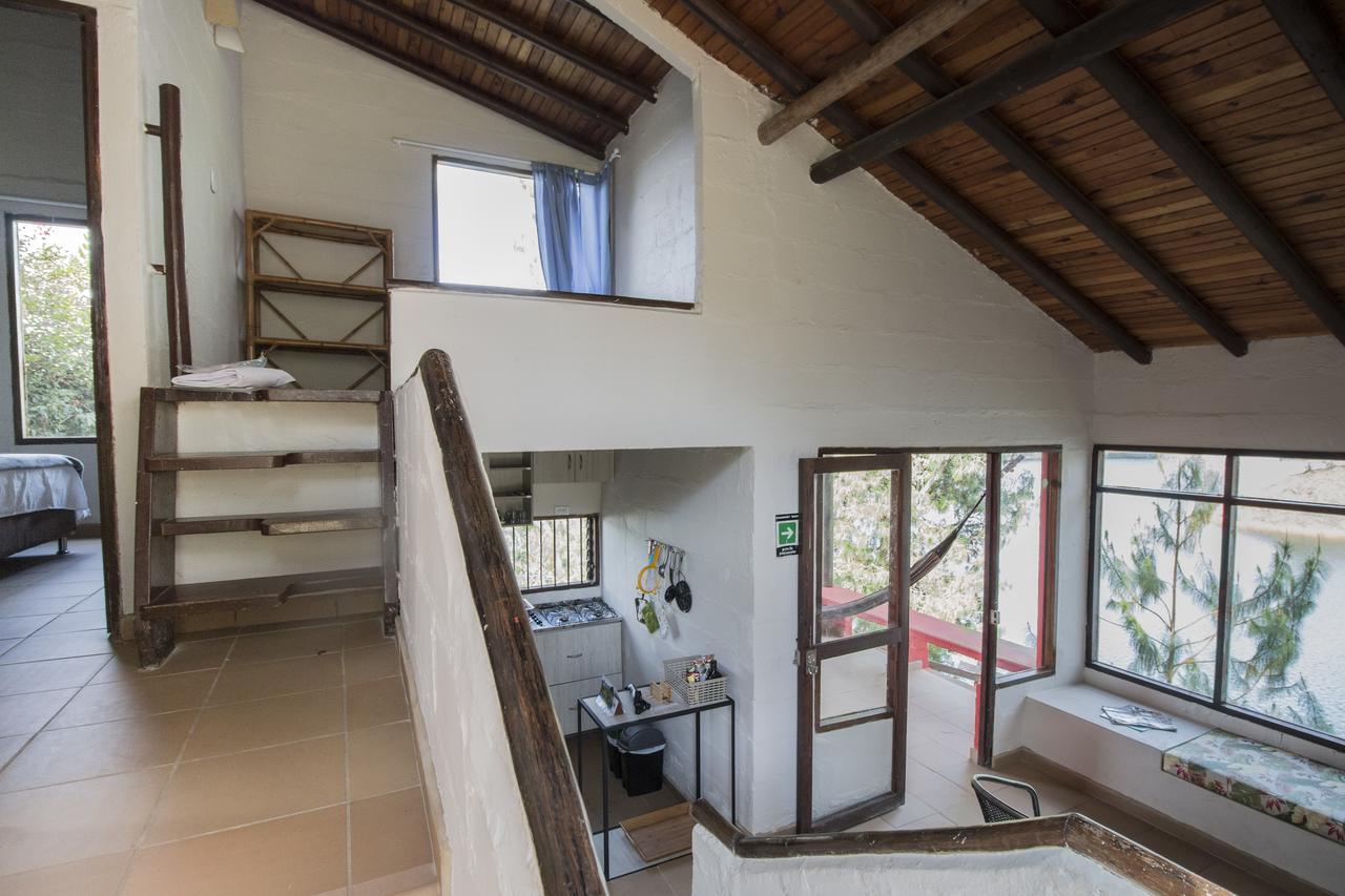 Ecolodge Bahia Del Penon Guatape Exterior photo