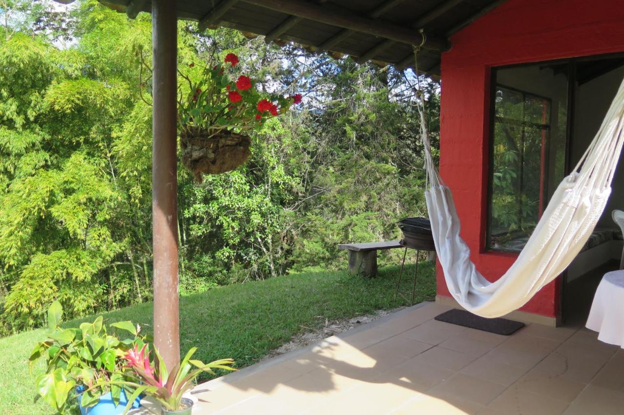 Ecolodge Bahia Del Penon Guatape Exterior photo
