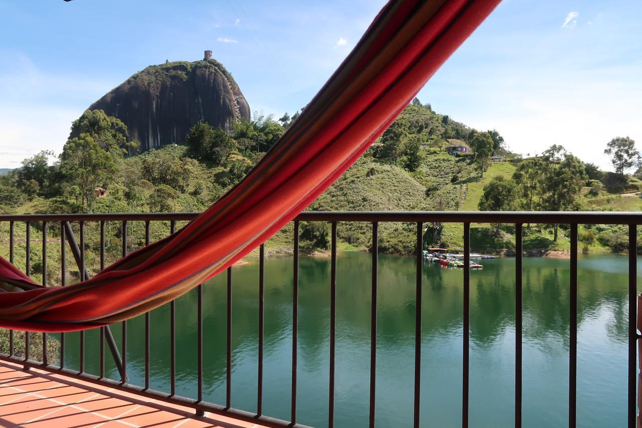 Ecolodge Bahia Del Penon Guatape Exterior photo